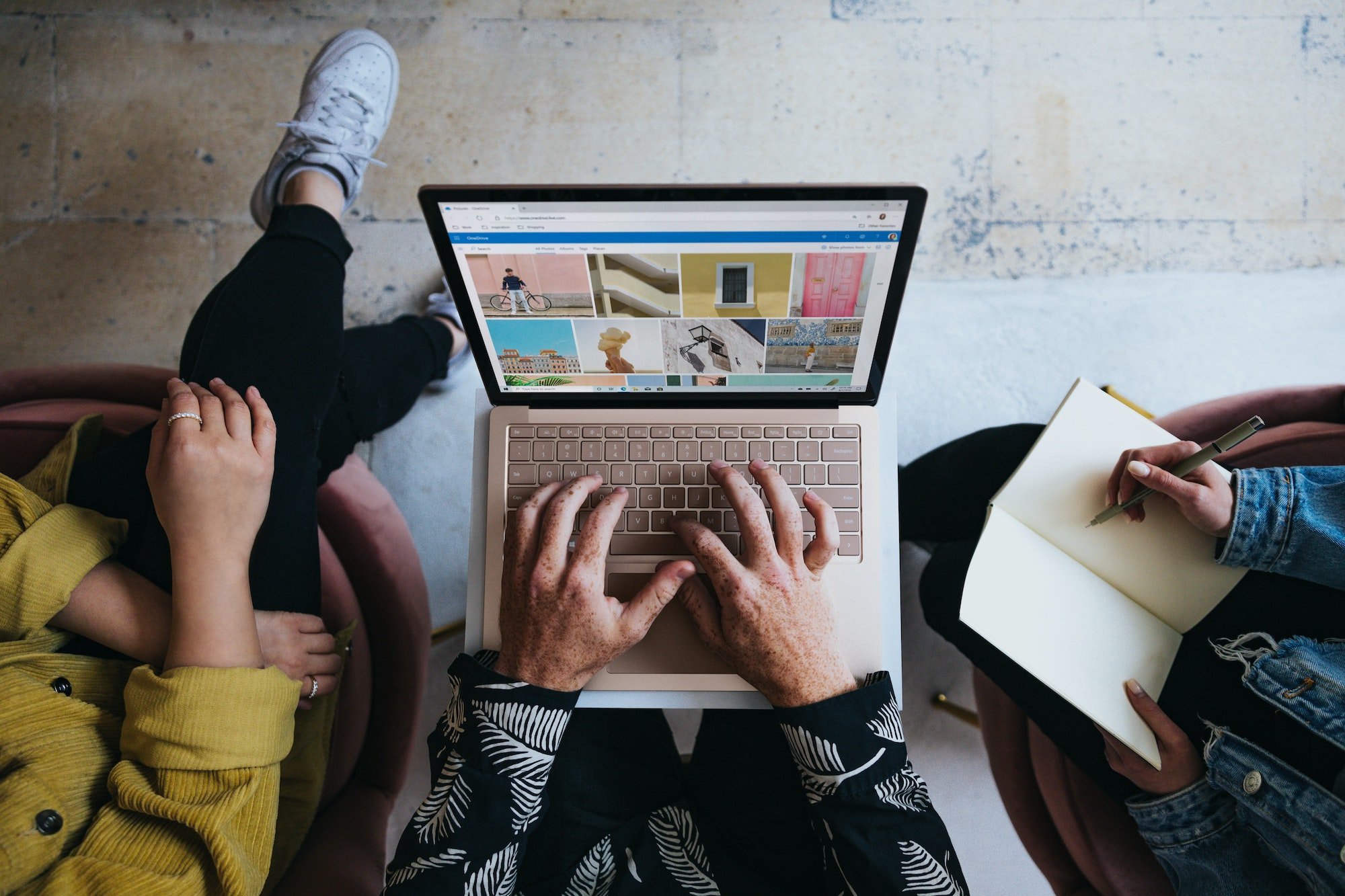 windows-w79mIrYKcK4-unsplash copy windows-w79mIrYKcK4-unsplash copy